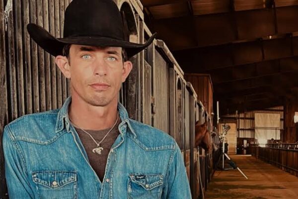 JB Mauney Biography: Top Career Moments & Rodeo Records JB Mauney Biography: Career Highlights and Records