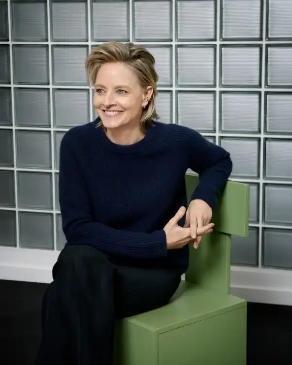 is actress jodie foster married